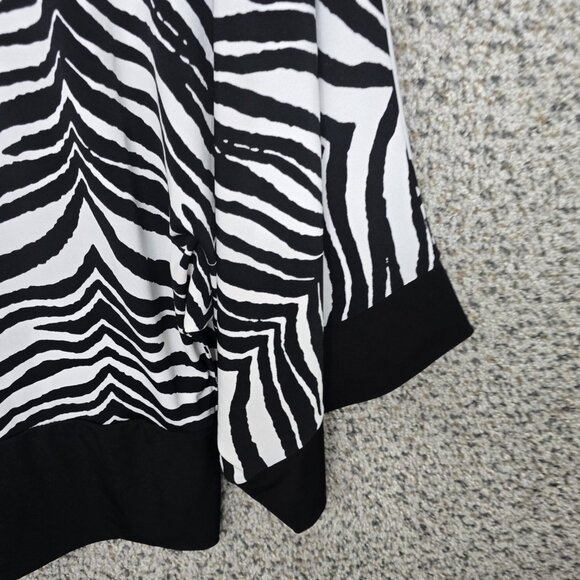 Chicos Top Womens 0 US Small Black Animal Print Scoop Neck Blouse Casual Ladies - Picture 2 of 7